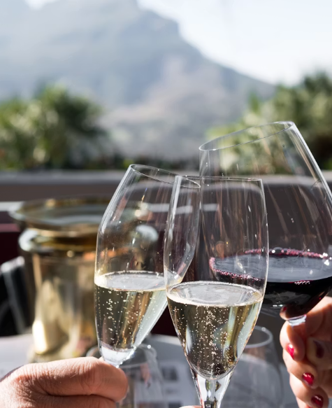 Champagne, crémant, cava og prosecco – hvad er forskellen på boblerne?